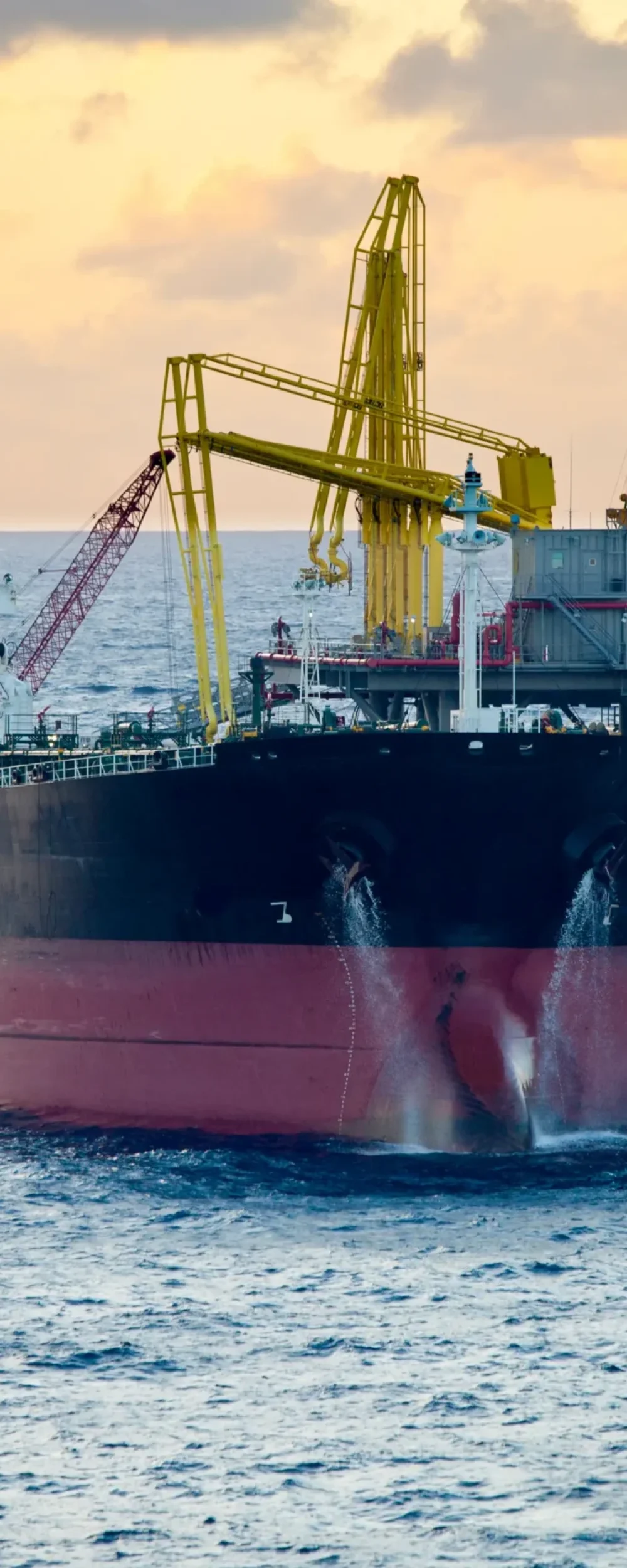 large-ship-docks-at-offshore-oil-platform